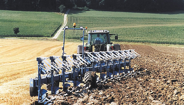 Tecnologia agricola: guida dell'aratro